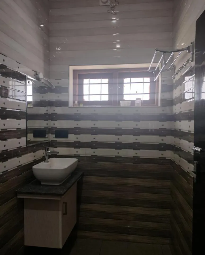 Cozy Nest-Fully Furnished 3 Bedroom Property Alwaye