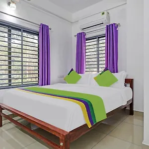 Nirupama,hotel Aluva 700 Mtr From Aluva Railway Station Alwaye